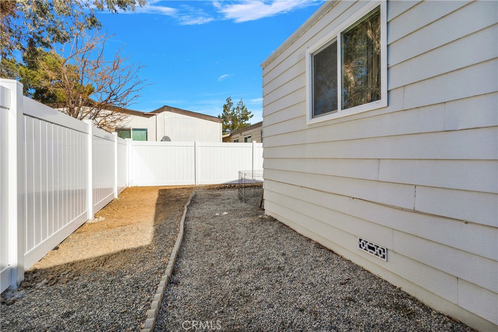 15252 Seneca Road 218