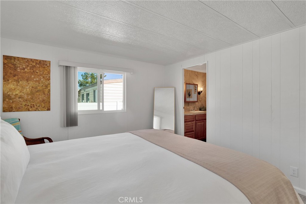 15252 Seneca Road 218