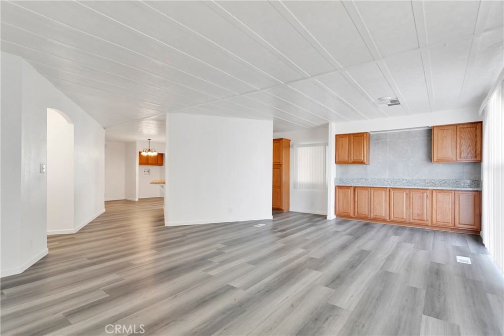 15252 Seneca Road 91