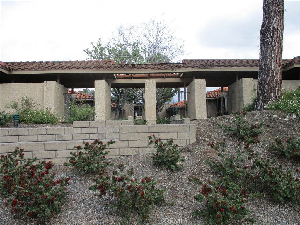 979 W Pine Street 27