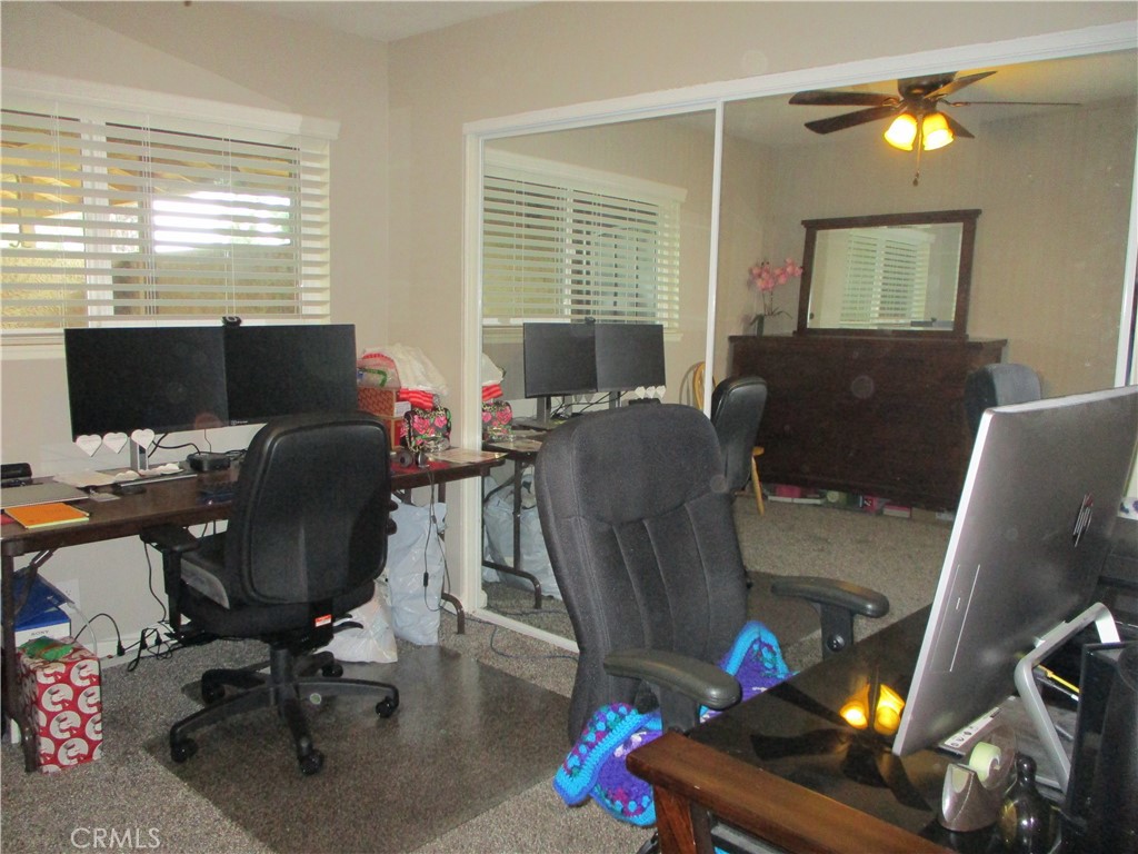 979 W Pine Street 27