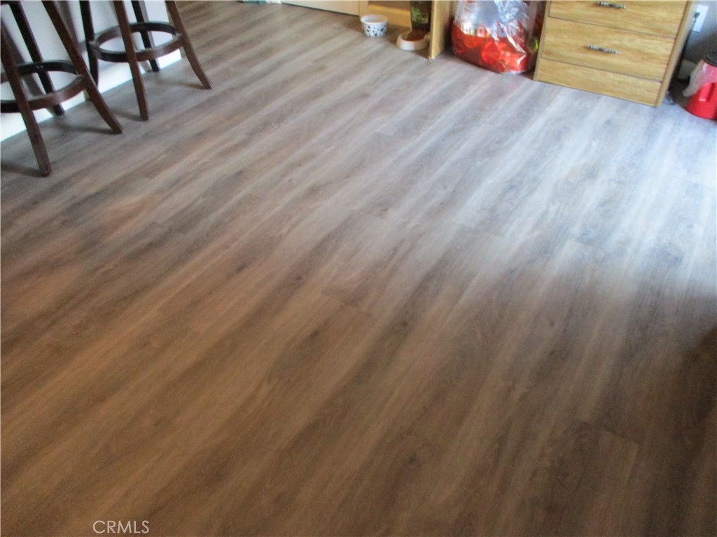 979 W Pine Street 27