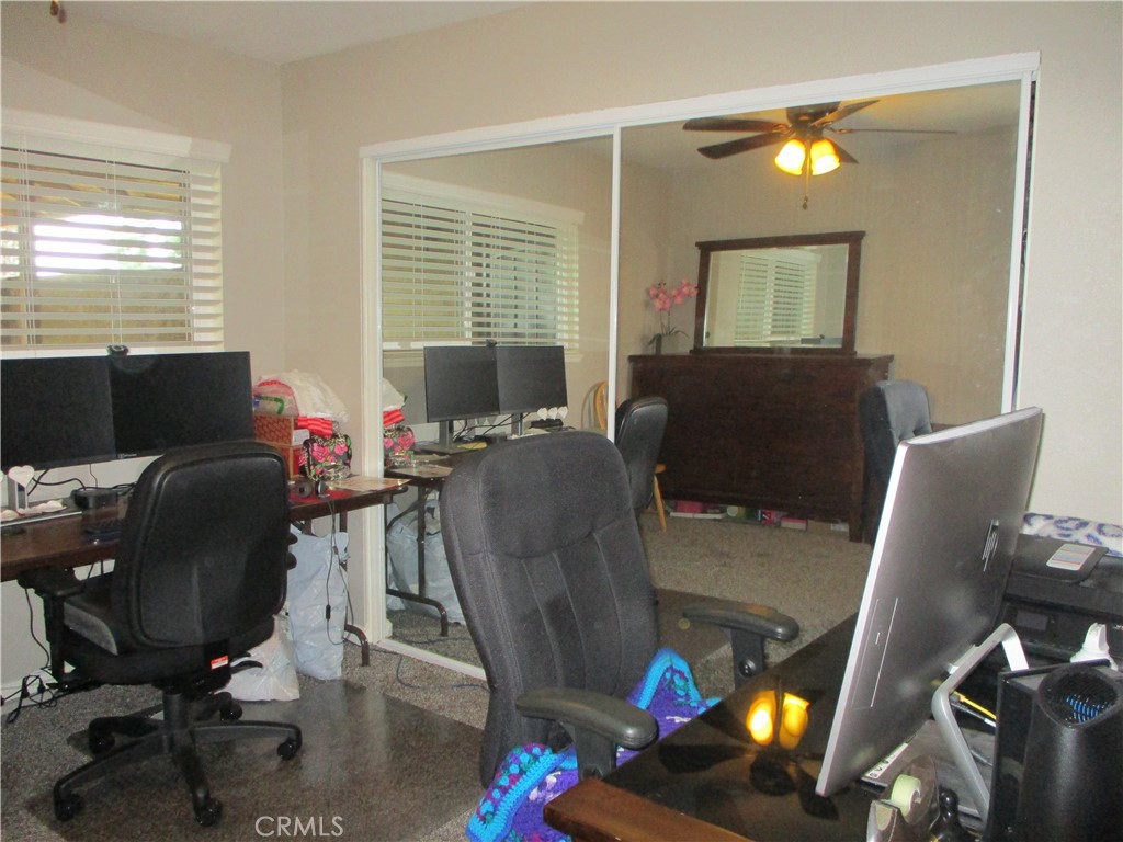 979 W Pine Street 27