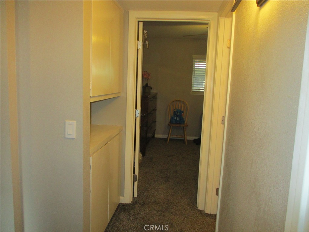 979 W Pine Street 27