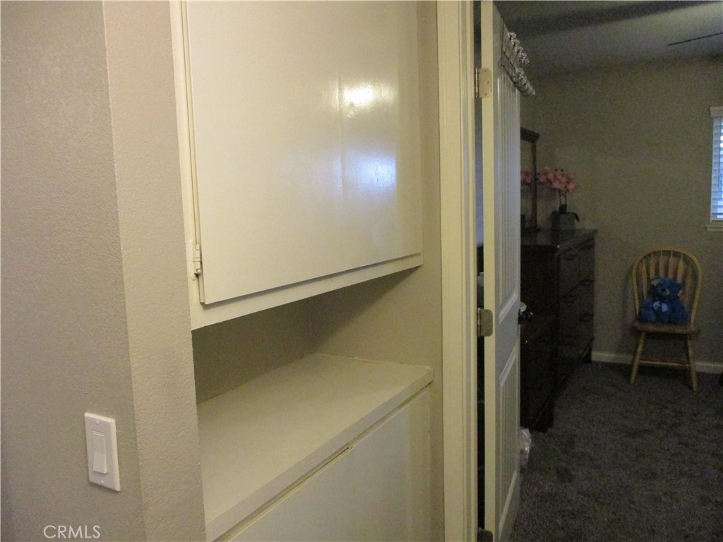 979 W Pine Street 27