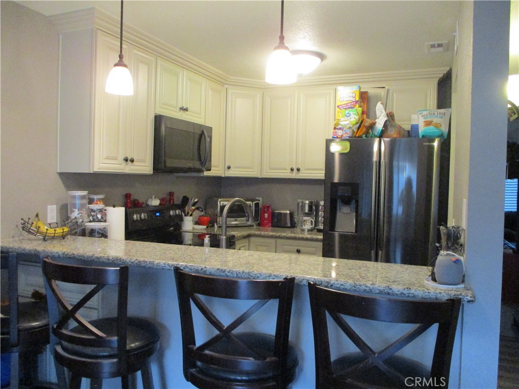 979 W Pine Street 27