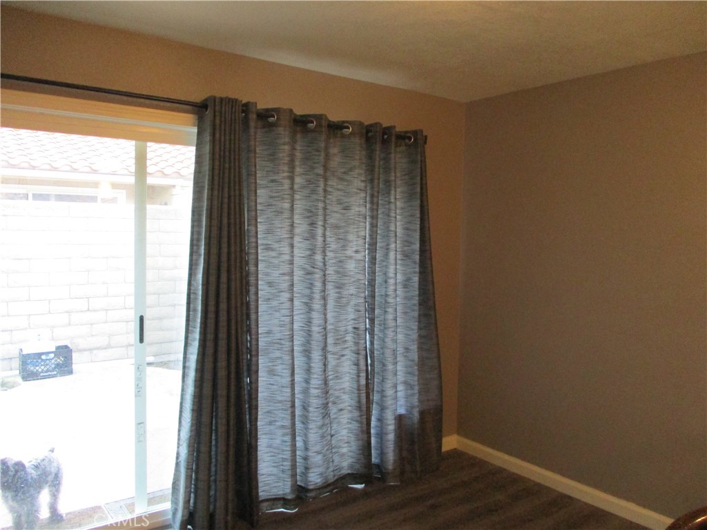 979 W Pine Street 27