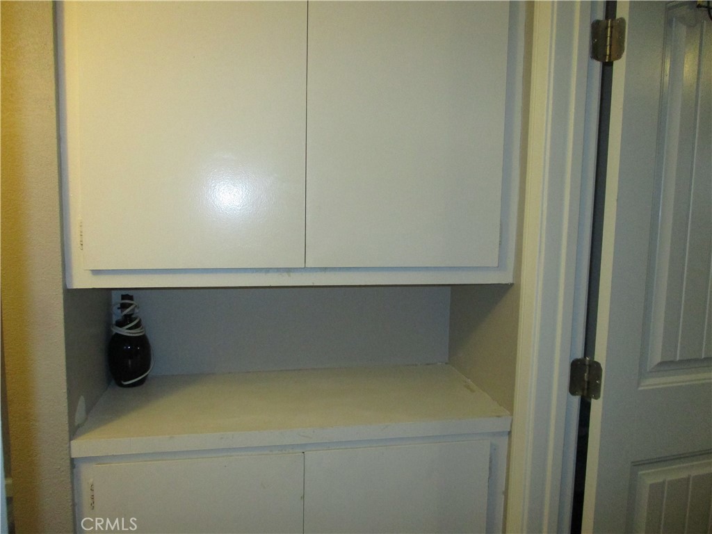 979 W Pine Street 27