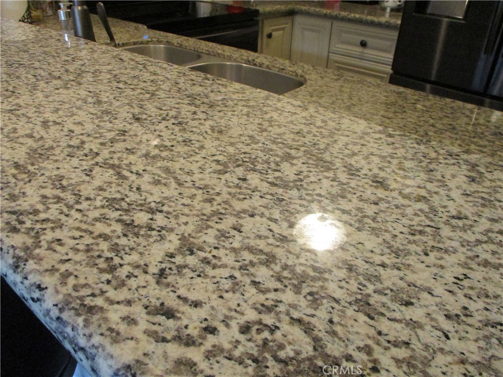 979 W Pine Street 27