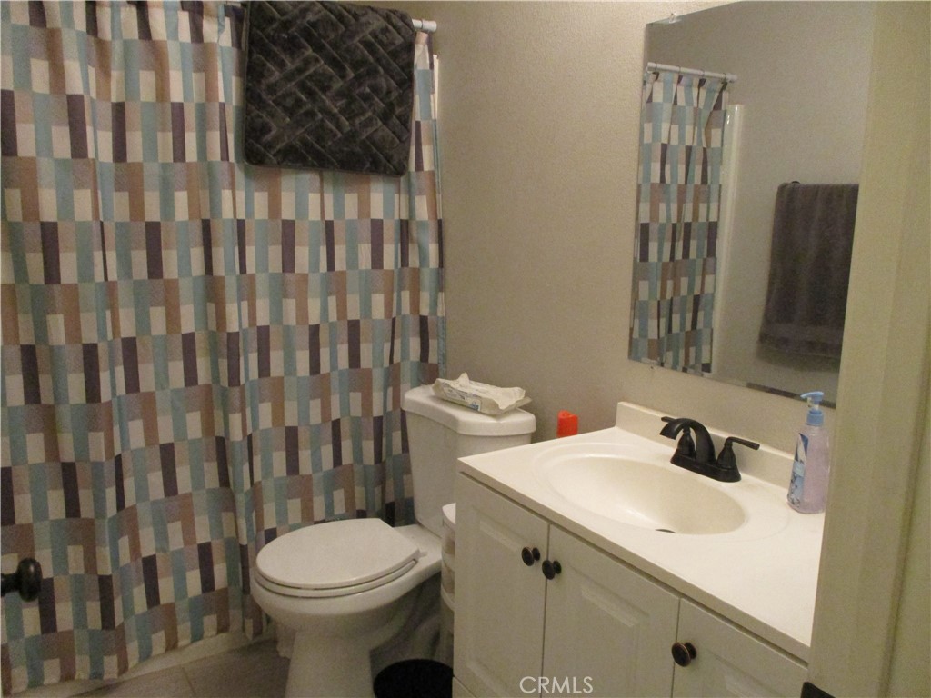 979 W Pine Street 27