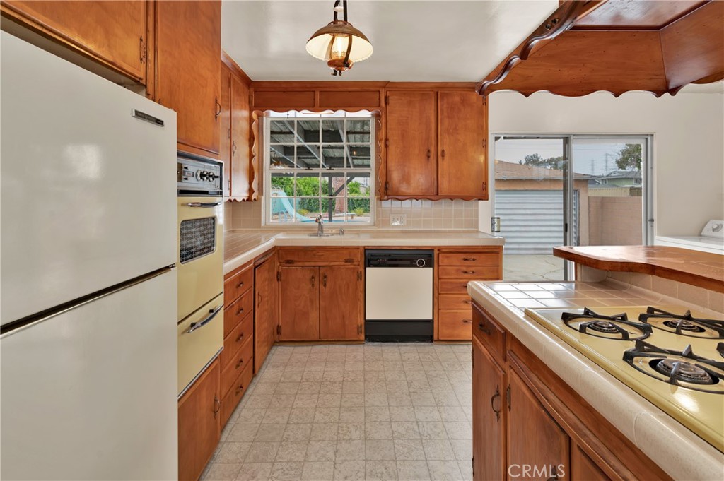 3903 Ashworth Street