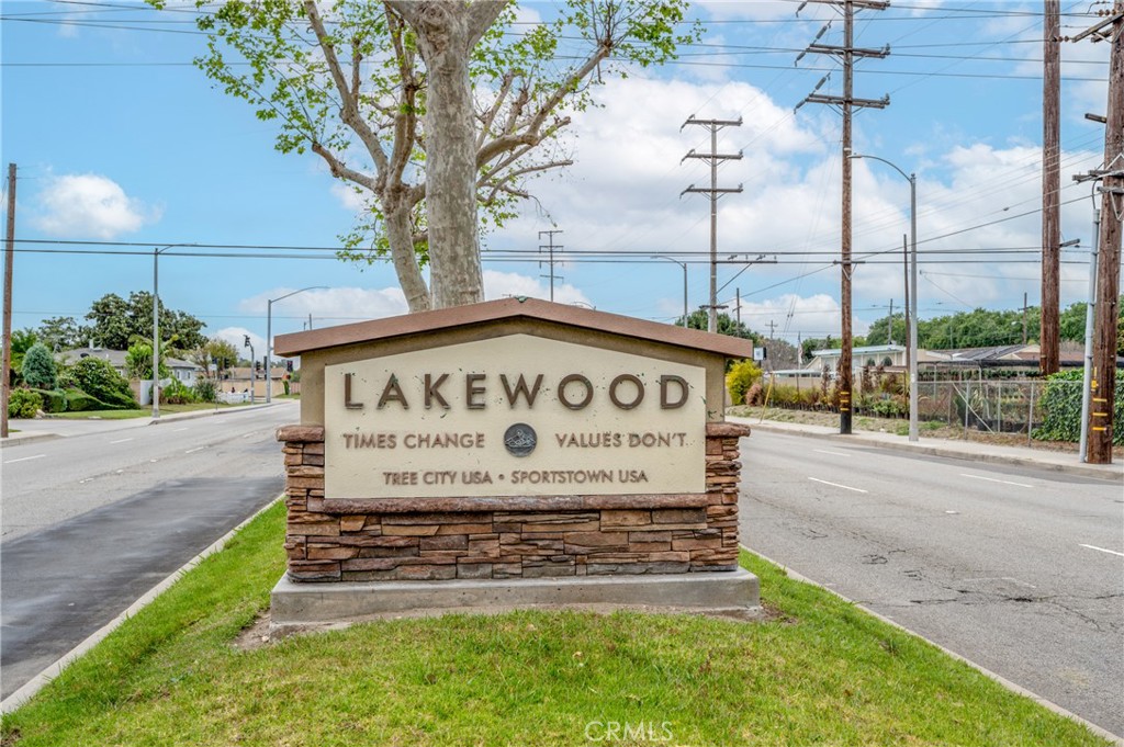 3903 Ashworth Street