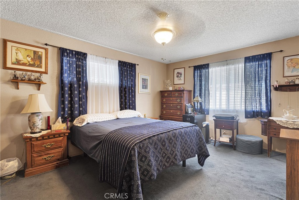 9445 Grapefruit Avenue