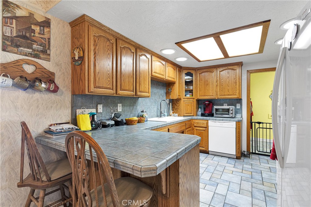 9445 Grapefruit Avenue