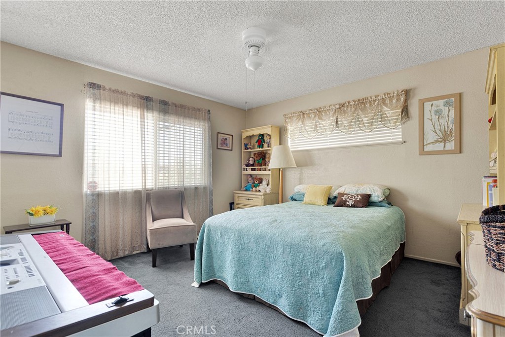 9445 Grapefruit Avenue