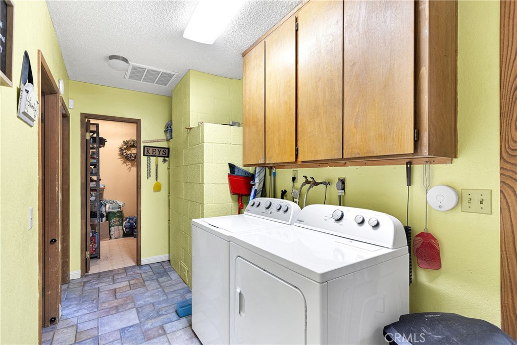 9445 Grapefruit Avenue