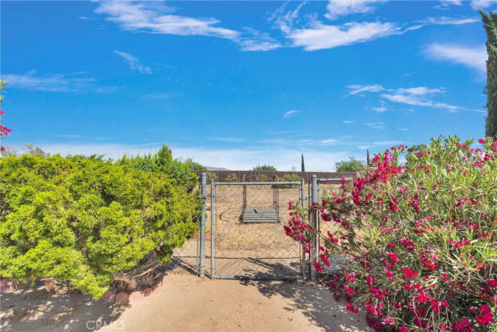 9445 Grapefruit Avenue