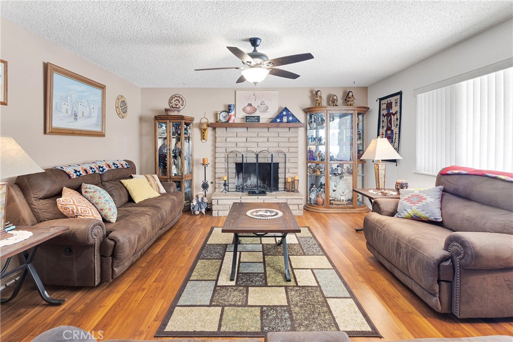 9445 Grapefruit Avenue