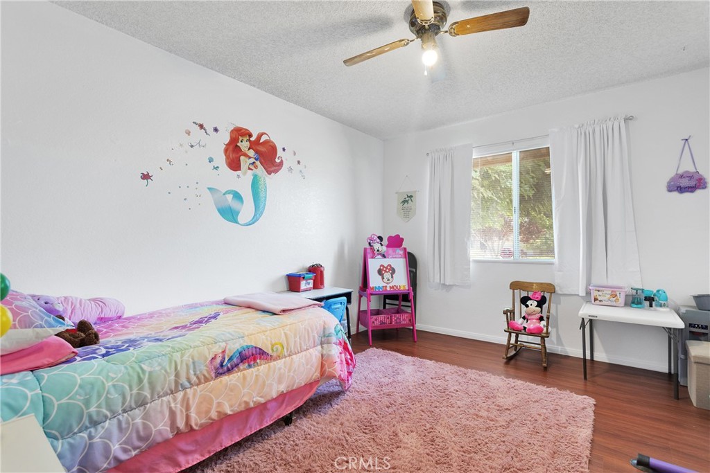 9445 Grapefruit Avenue