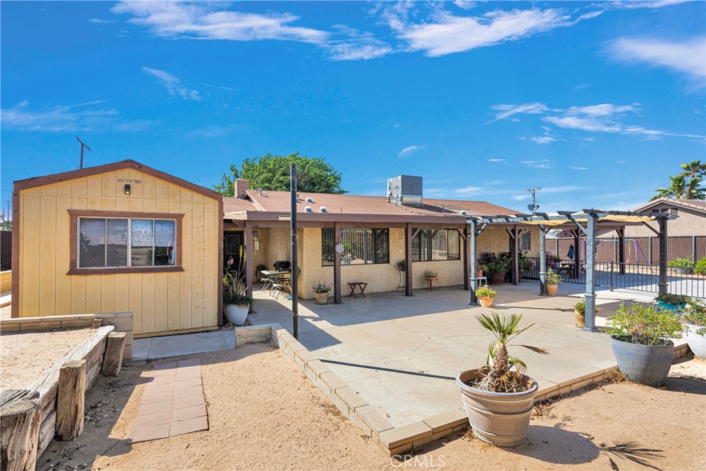 9445 Grapefruit Avenue