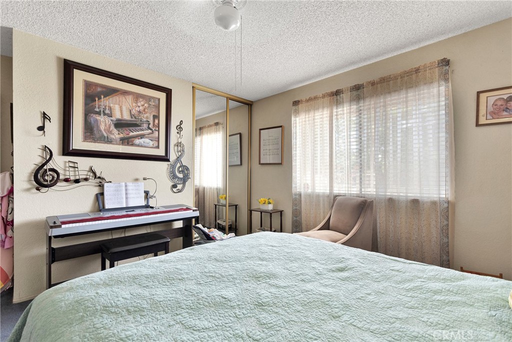 9445 Grapefruit Avenue