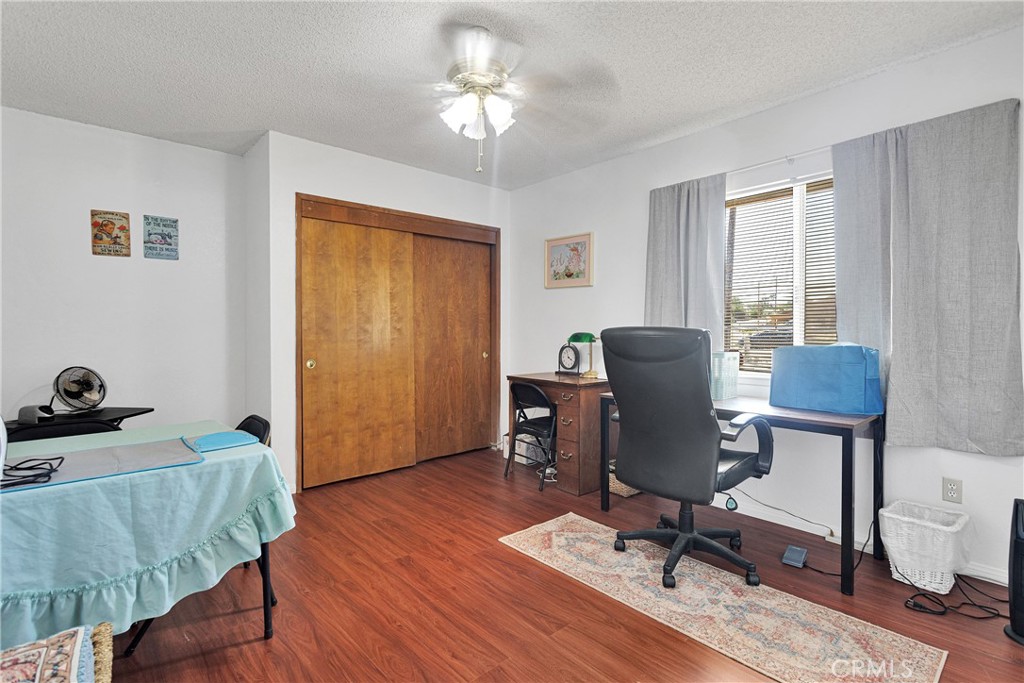 9445 Grapefruit Avenue