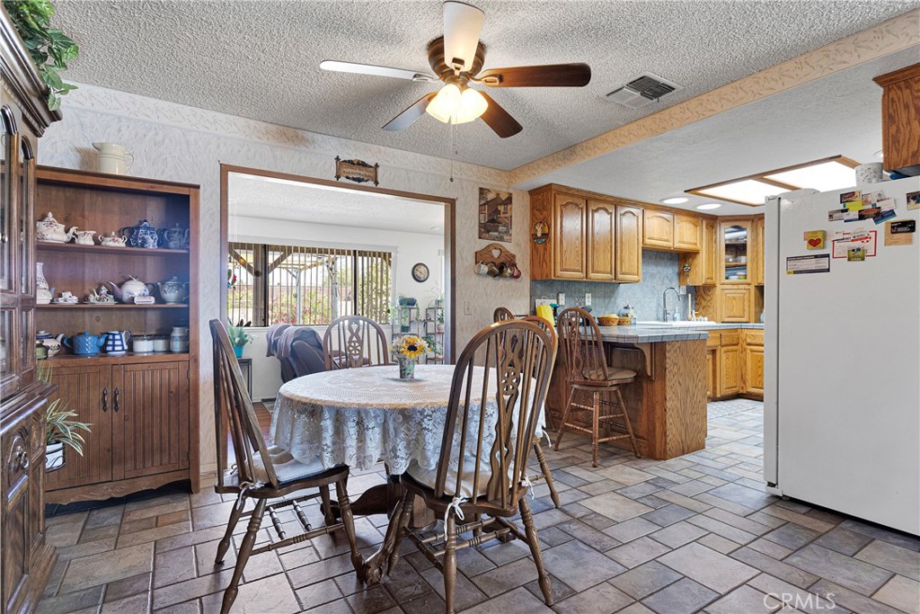 9445 Grapefruit Avenue