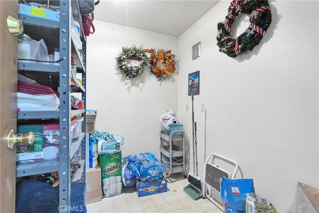 9445 Grapefruit Avenue