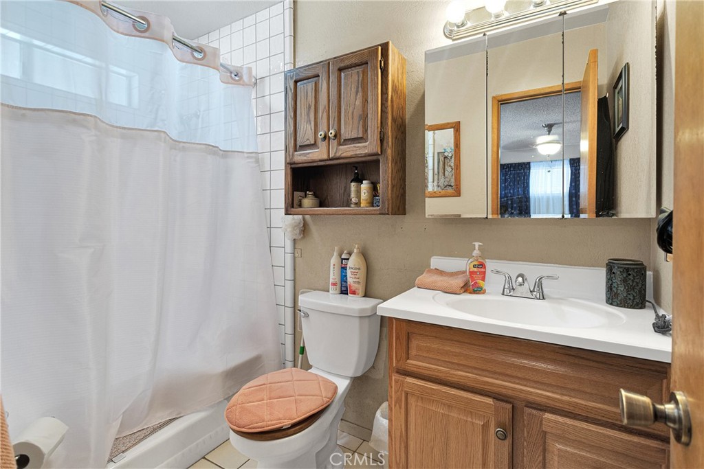 9445 Grapefruit Avenue