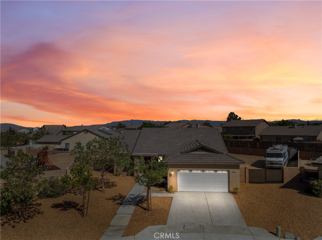 13423 Warren Place