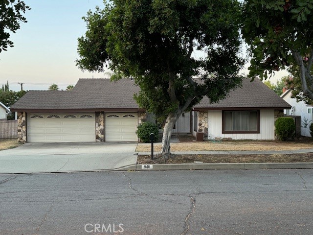 946 Coronado Street