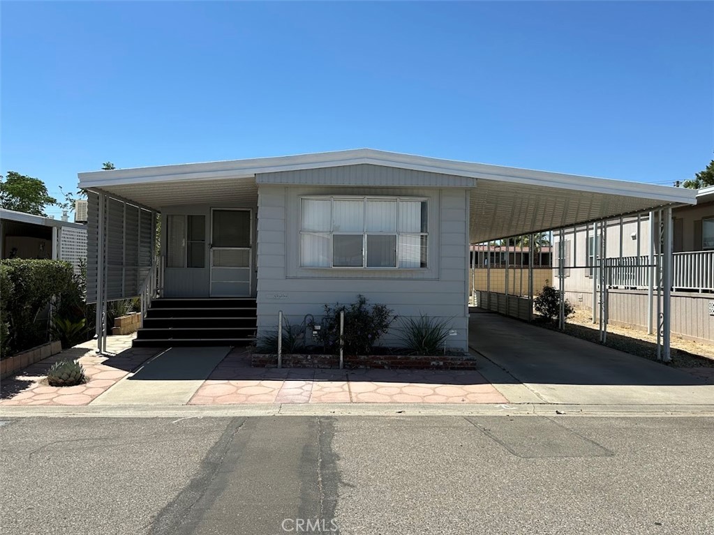 15252 Seneca Road 207