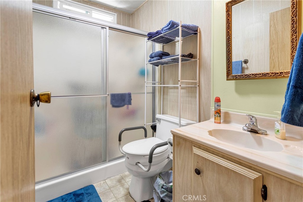 15252 Seneca Road 33