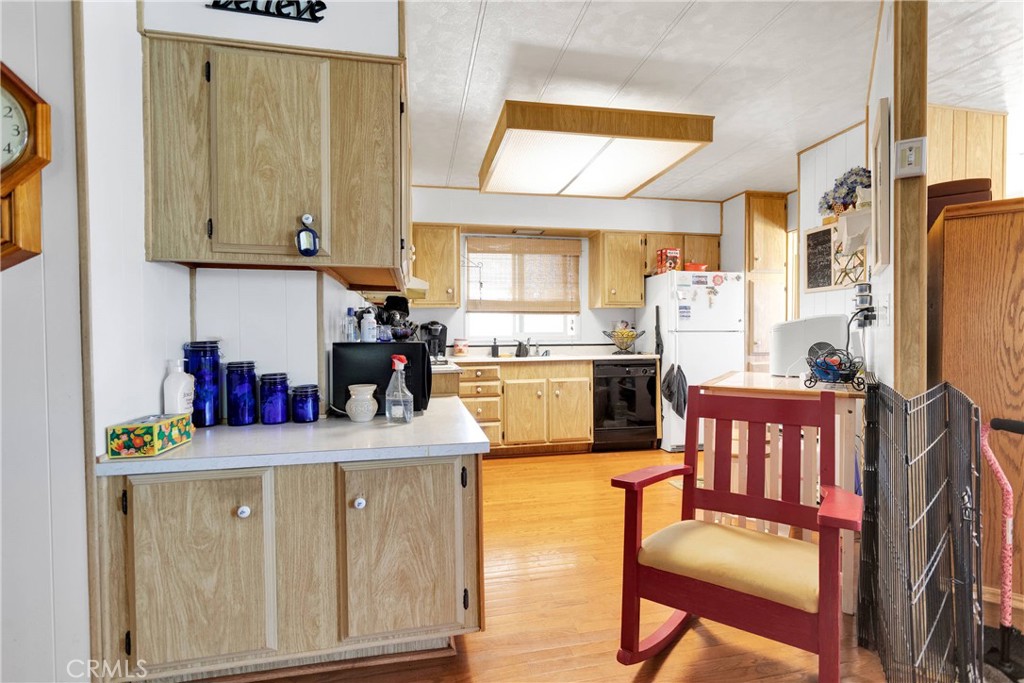 15252 Seneca Road 33