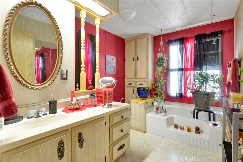 15252 Seneca Road 33