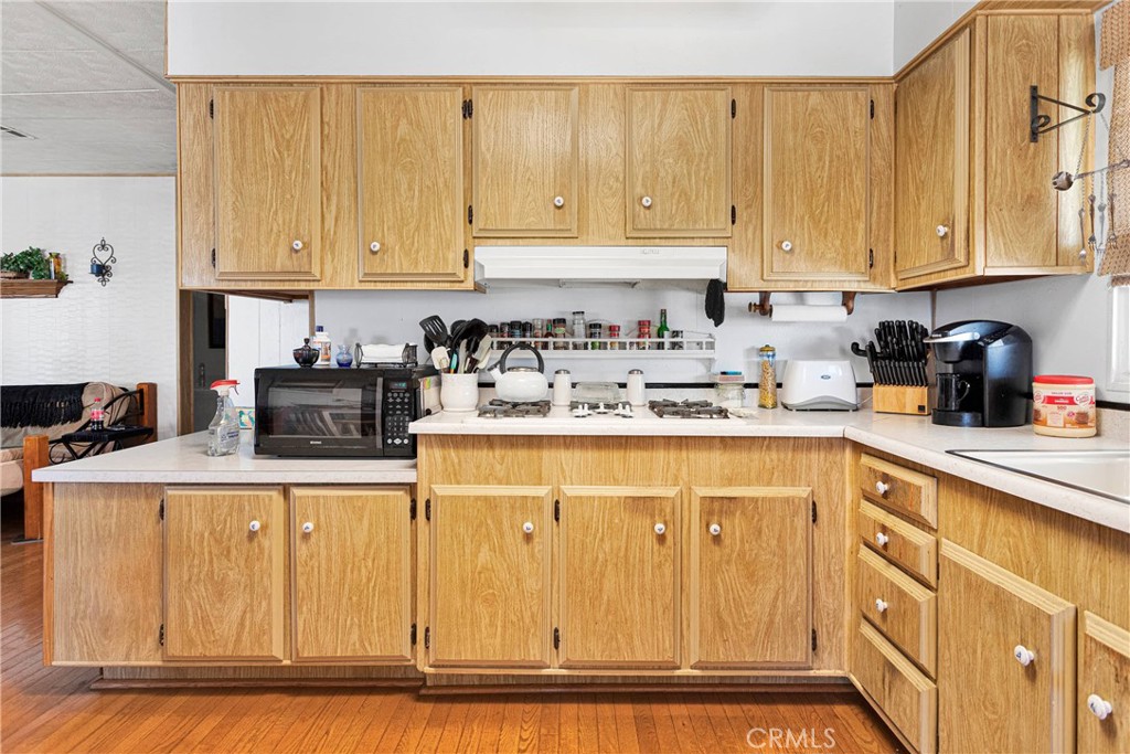 15252 Seneca Road 33