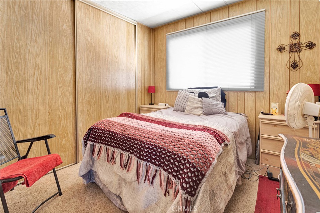 15252 Seneca Road 33