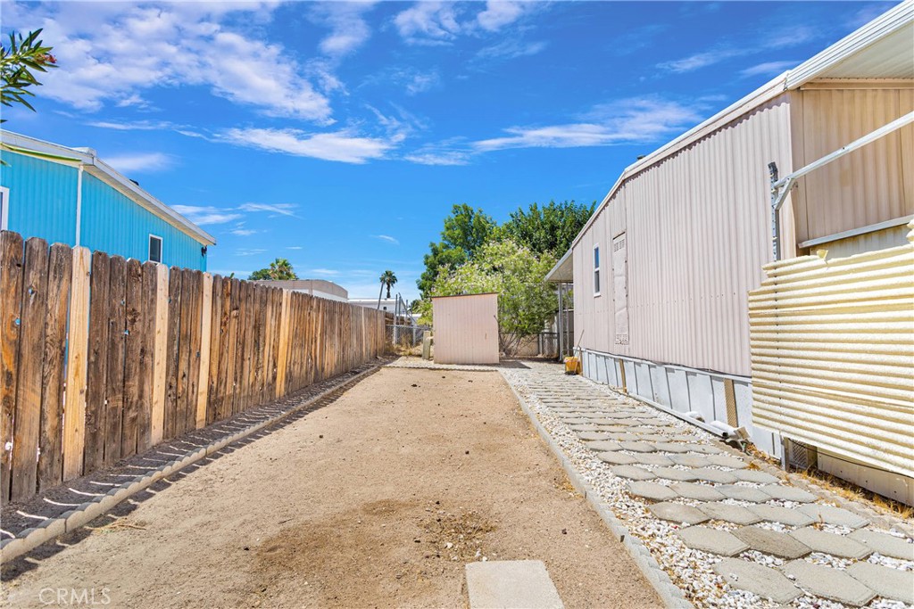 15252 Seneca Road 33