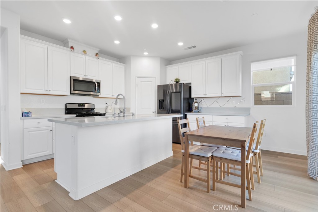 13068 Echo Valley Street