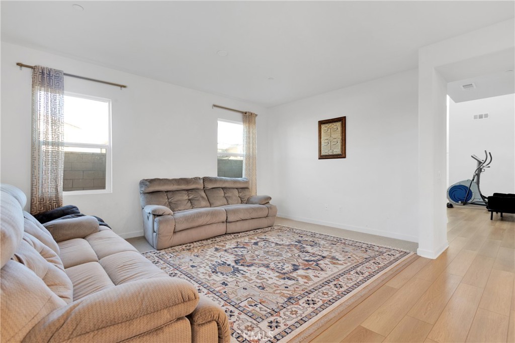 13068 Echo Valley Street