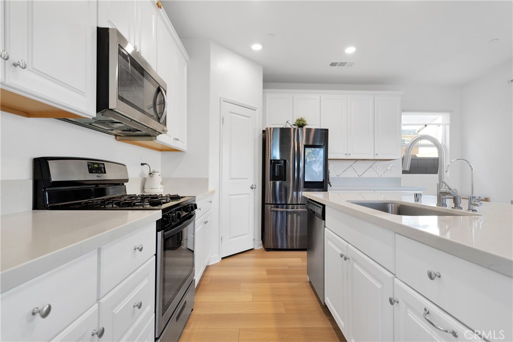 13068 Echo Valley Street