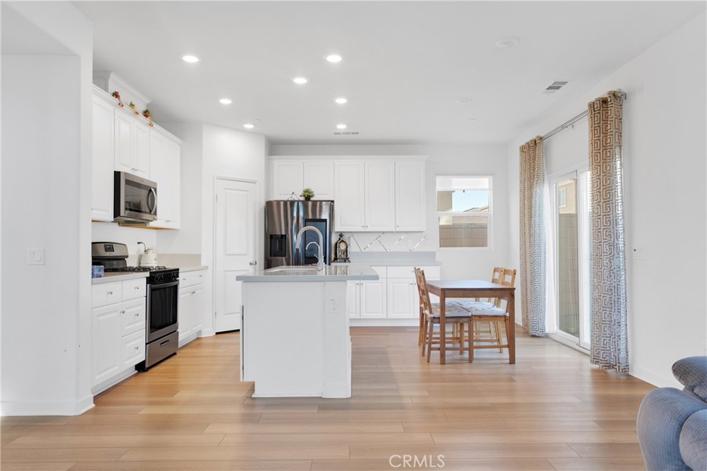 13068 Echo Valley Street