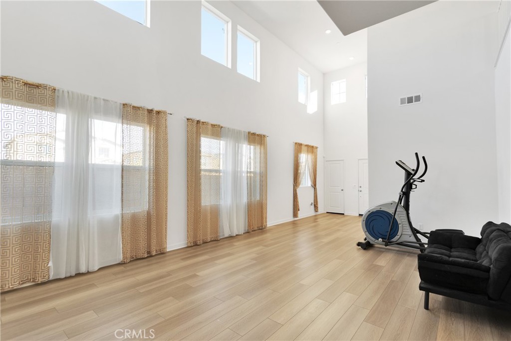 13068 Echo Valley Street