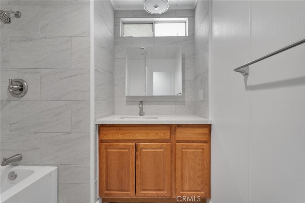 15252 Seneca Road 28