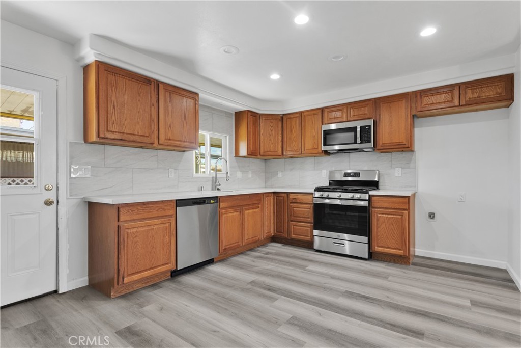 15252 Seneca Road 28