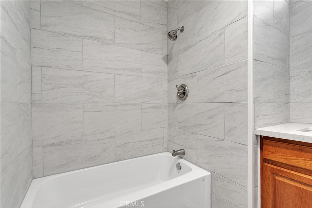 15252 Seneca Road 28