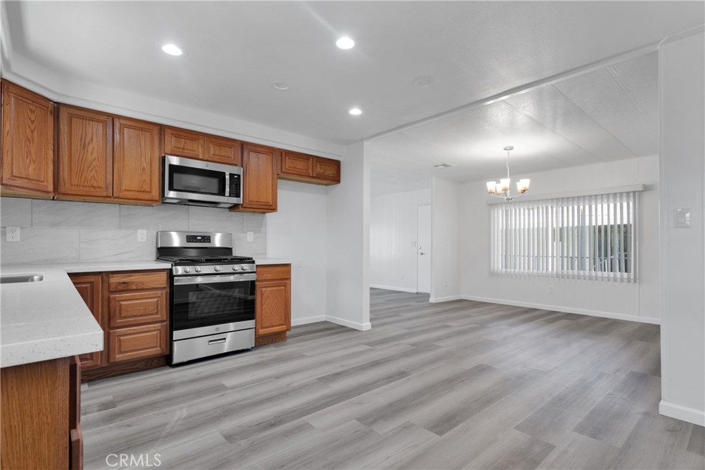 15252 Seneca Road 28