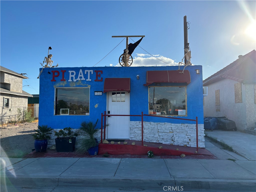 1205 W W Broadway Street