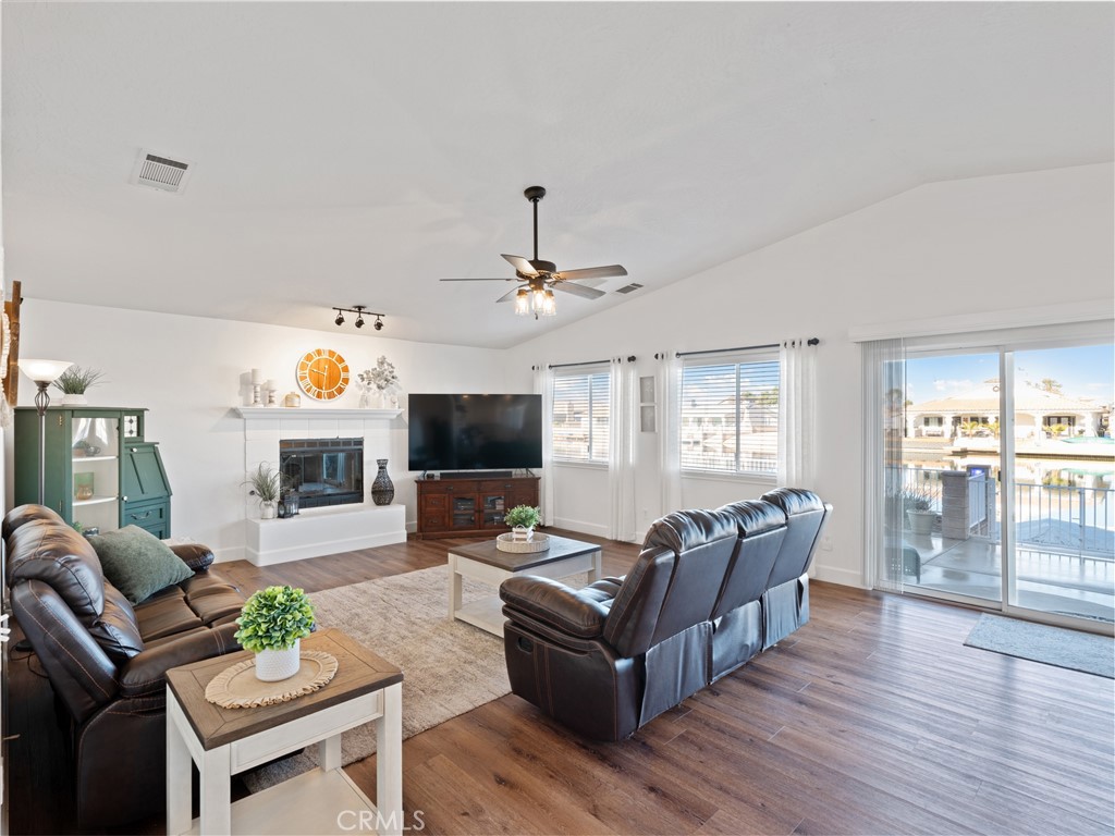 27300 Peninsula Lane