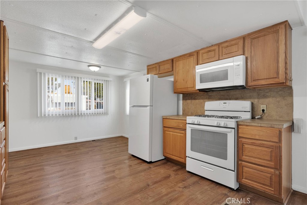 15252 Seneca Road 57